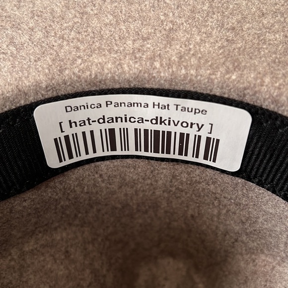 Chic Felt Hat - Picture 4 of 4